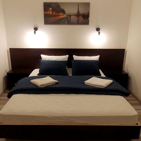 Apartment At Teodora Sqr إلفيف المظهر الخارجي الصورة